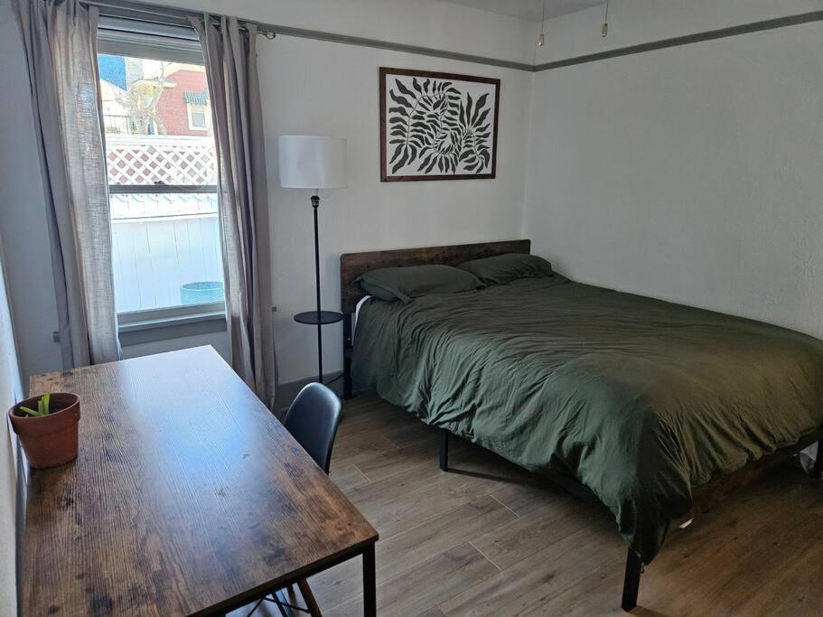 Entire Home In Historic Long Beach Close To Shops Bagian luar foto