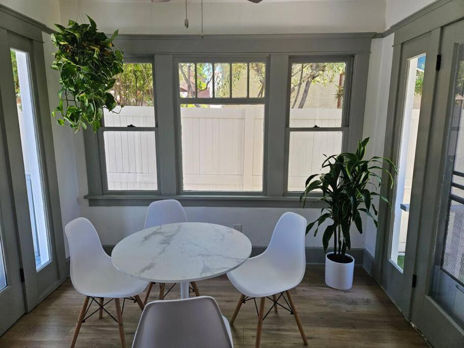 Entire Home In Historic Long Beach Close To Shops Bagian luar foto