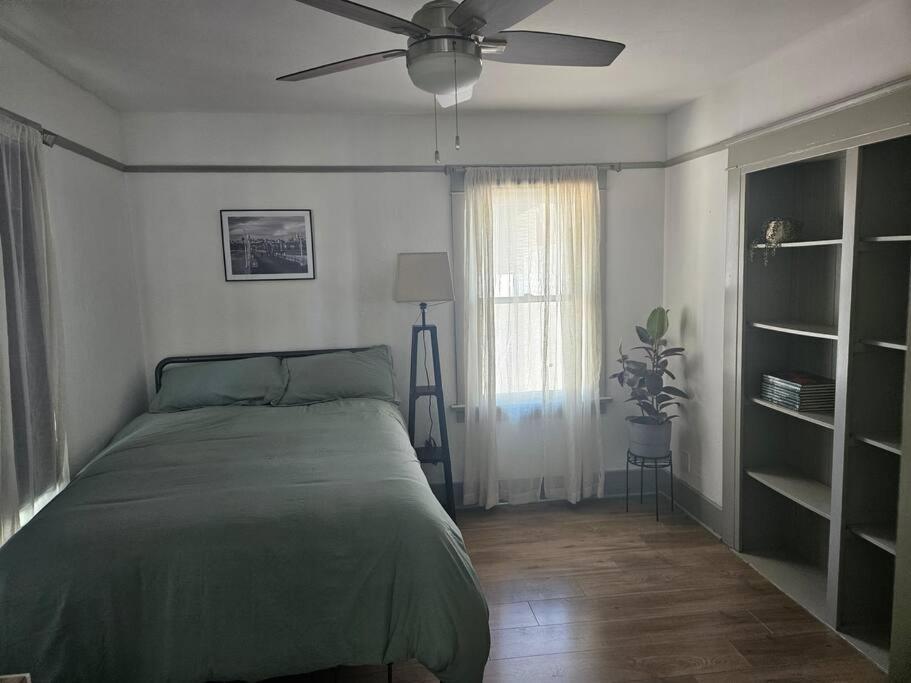 Entire Home In Historic Long Beach Close To Shops Bagian luar foto